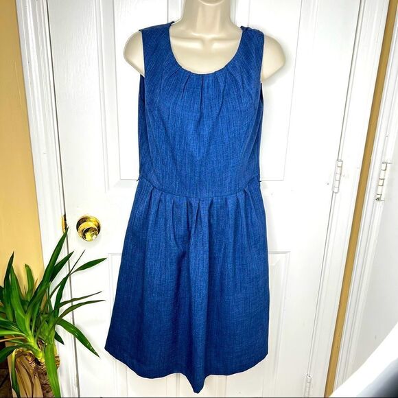 Ellen Tracy Women’s 6P Pleated Neckline Fit & Flare Dress Sleeveless Blue - Picture 1 of 9